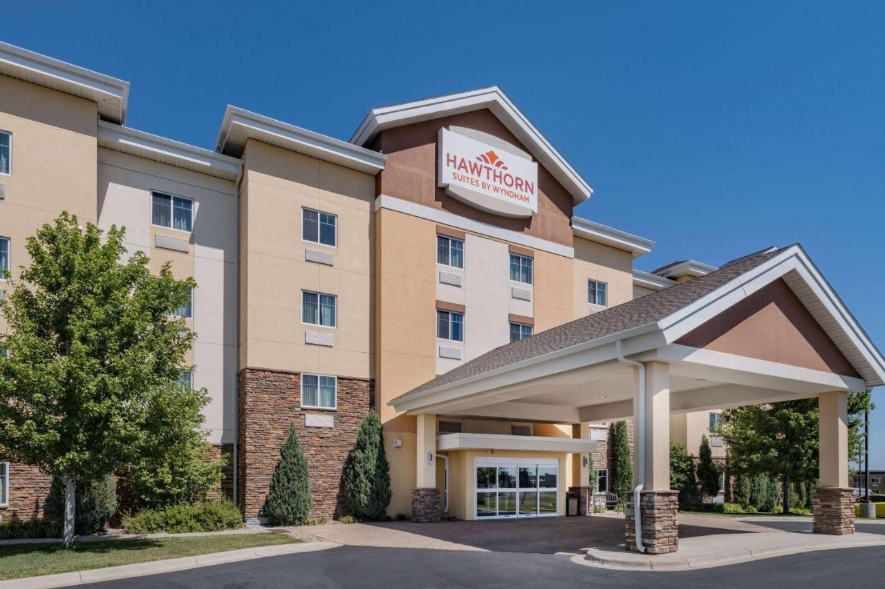 Hawthorn Suites By Wyndham Williston Exterior photo