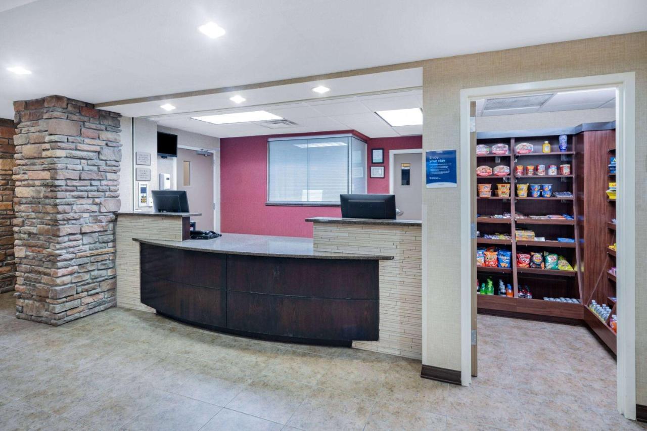 Hawthorn Suites By Wyndham Williston Exterior photo