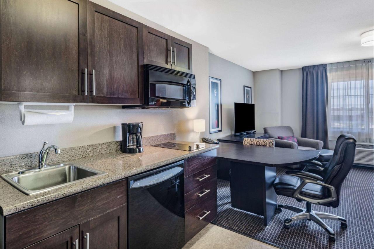 Hawthorn Suites By Wyndham Williston Exterior photo