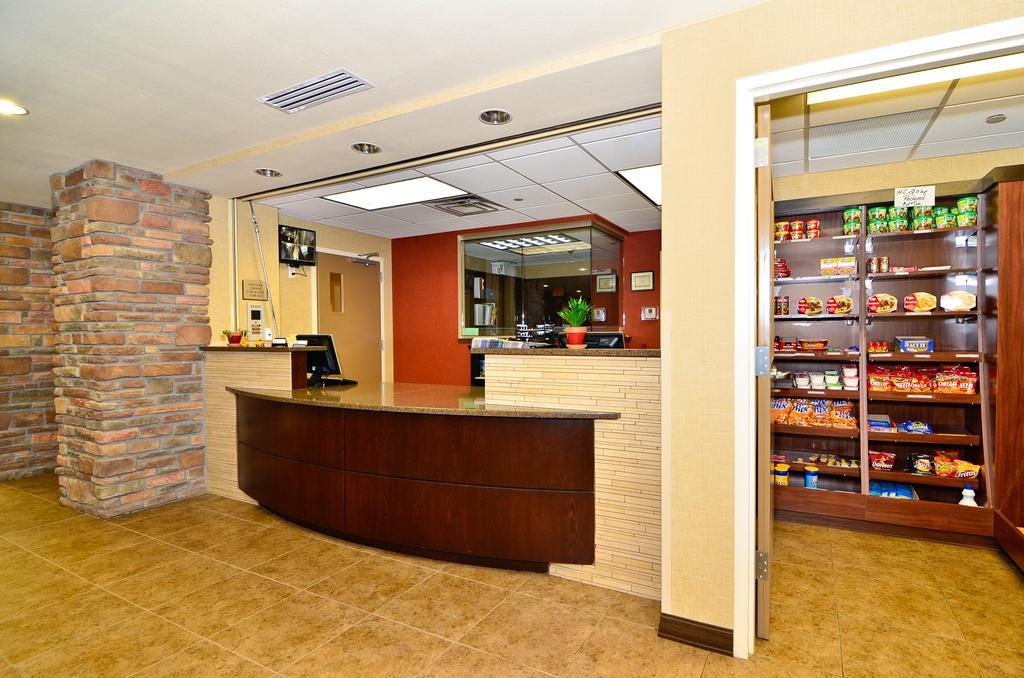 Hawthorn Suites By Wyndham Williston Exterior photo