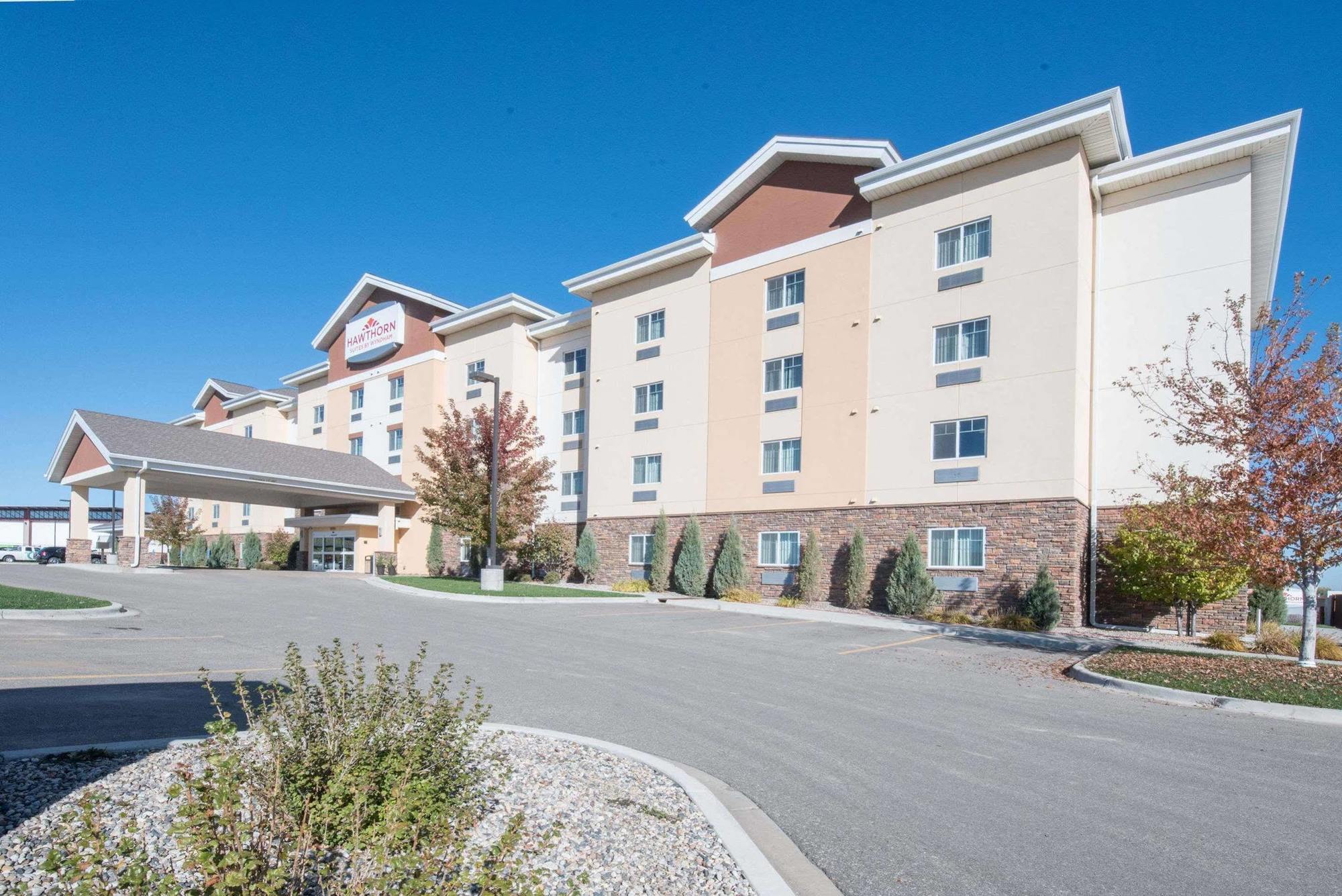Hawthorn Suites By Wyndham Williston Exterior photo